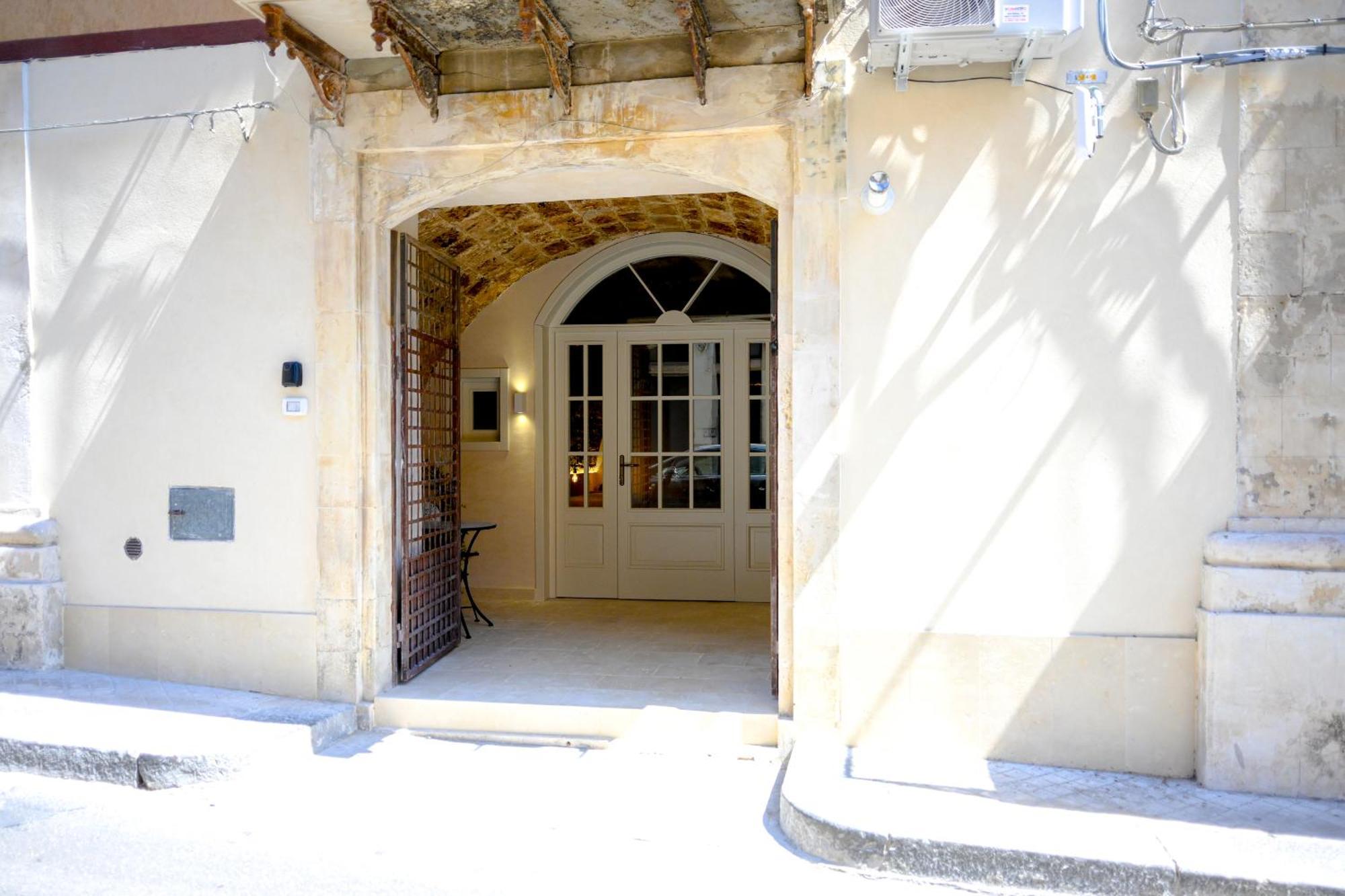 La Grotta, Luxury Suite & Spa نوتو المظهر الخارجي الصورة
